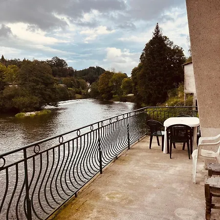 Apartment Maison Sur Les Bords De Cere, Laroquebrou, Balcon Terrasse 3 *