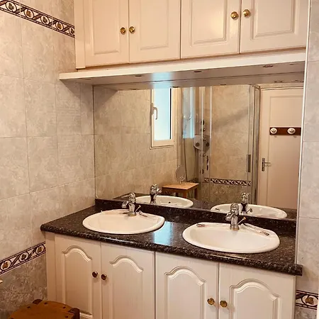 Apartment Maison Sur Les Bords De Cere, Laroquebrou, Balcon Terrasse 3 *