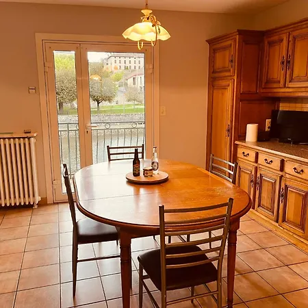 Maison Sur Les Bords De Cere, Laroquebrou, Balcon Terrasse 3 Apartment Laroquebrou