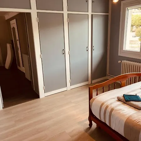 Maison Sur Les Bords De Cere, Laroquebrou, Balcon Terrasse 3 Apartment *